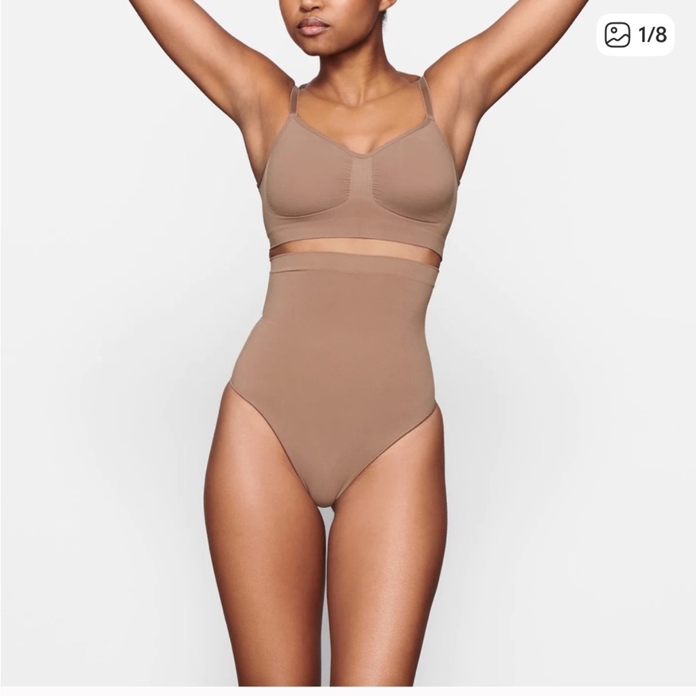 SKIMS Everyday Sculpt in Sienna NWT